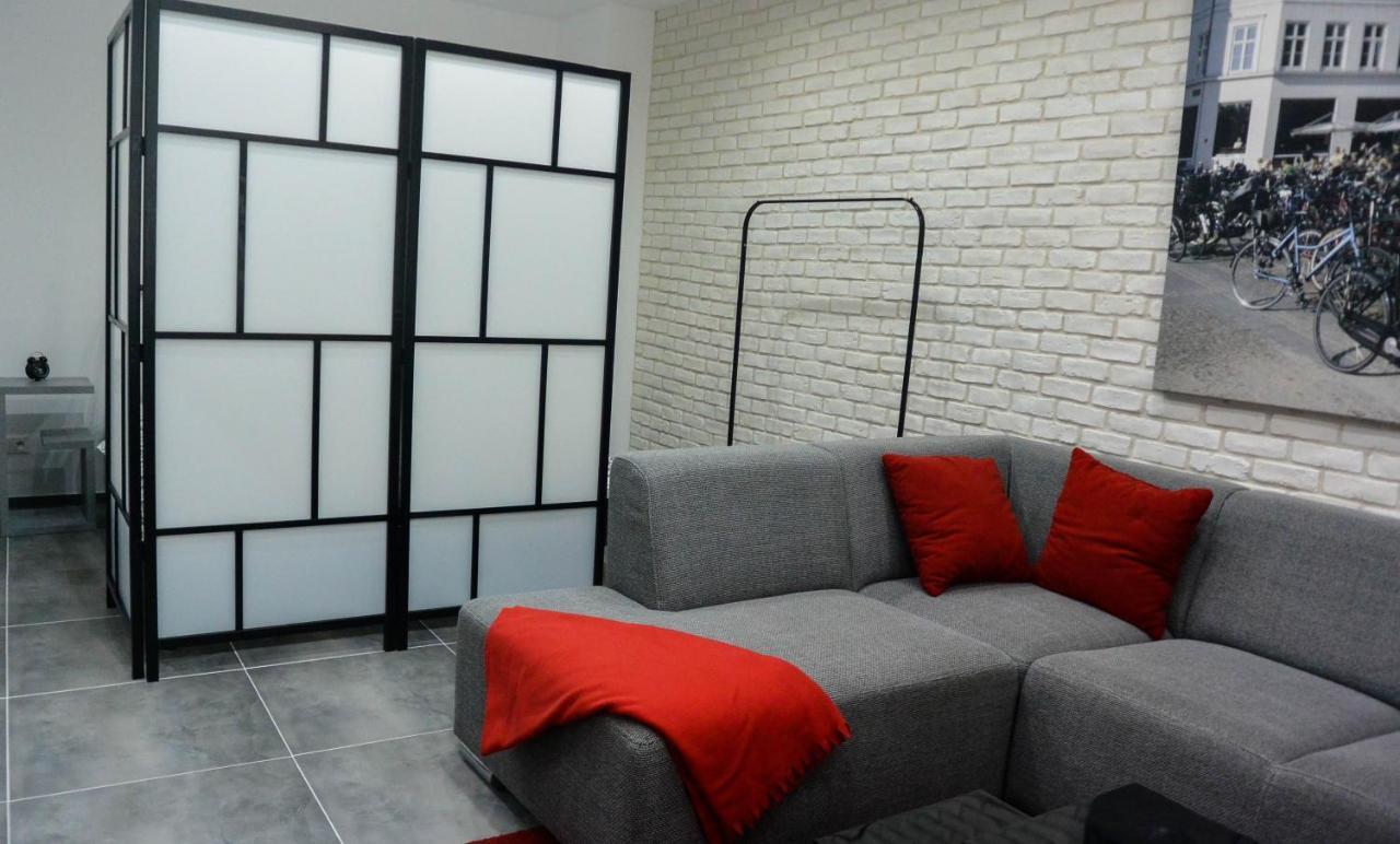 Rr Bus Station Apartment Bratislava Exteriör bild